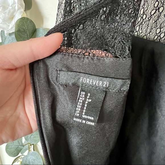 💚 Forever 21 Lace Long Sleeve Romper - Picture 5 of 15